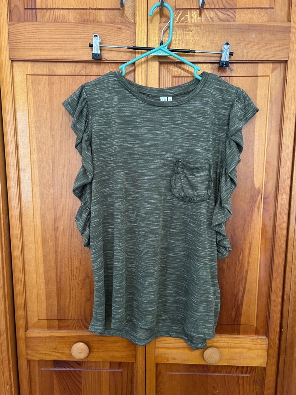 Olive Green Ruffle Sleeve Pocket Tee Women’s Short Sleeve New Soft Stretch Top